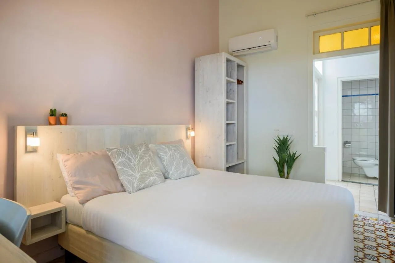 Boutique Hotel 'T Klooster Виллемстад